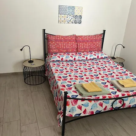 Deni's Per 2 Con Veranda Balcone * シラクーサ